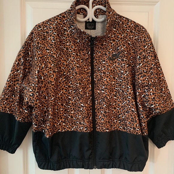Nike wind breaker in size small - Picture 1 of 2